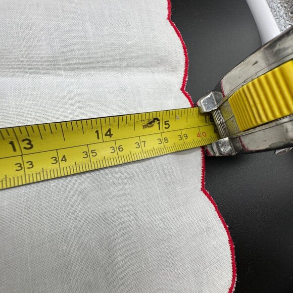 Vintage Christmas Linen Tablecloth and 8 Napkins Wreaths Holly 80 x 60 in *read* - Picture 9 of 9